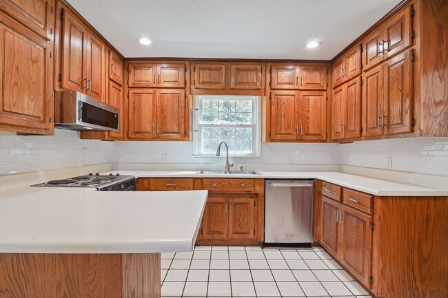 Building Photo - Convenient 3BR/2BA in Homewood on dead-end street