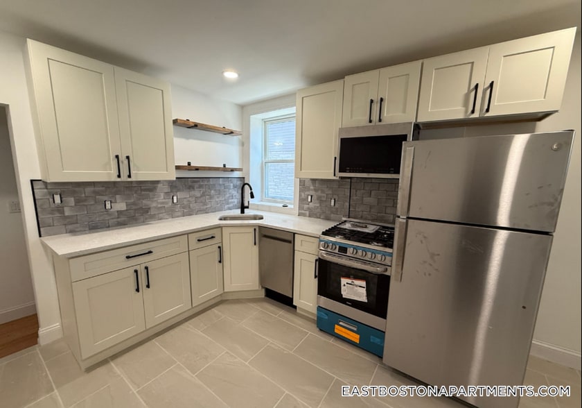 Building Photo - 20 Chelsea St