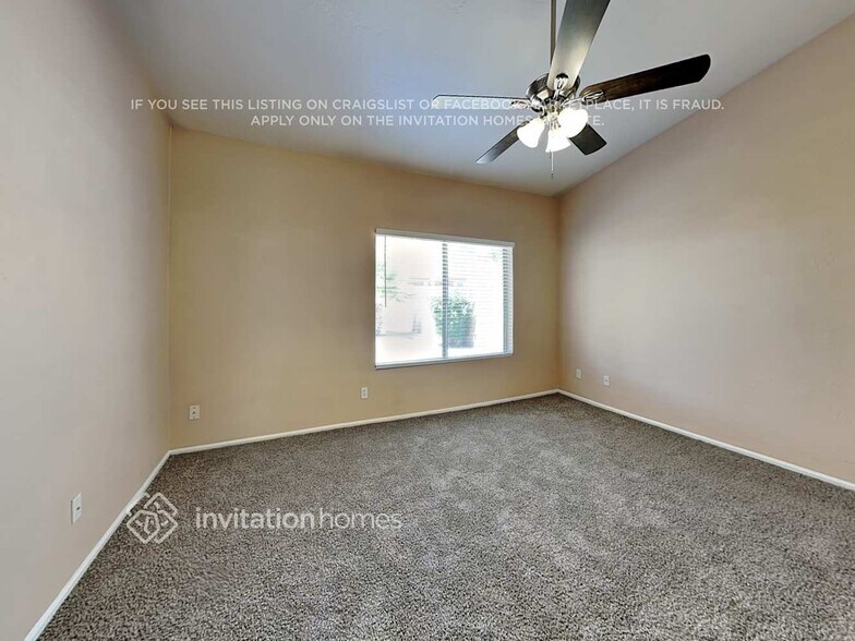 Building Photo - 11634 W Clover Way