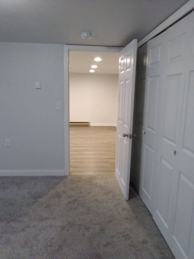 Building Photo - 406 S 11th St