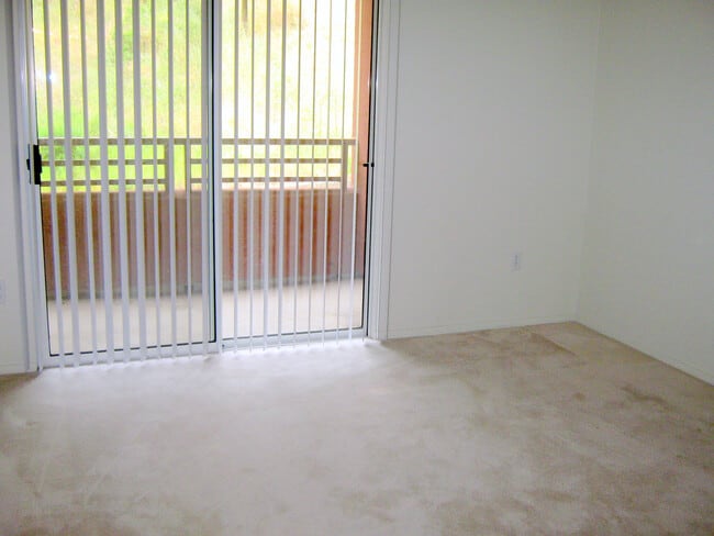 Building Photo - S240