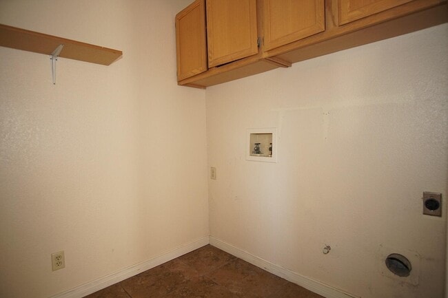 Building Photo - 2045 Pueblo Nuevo Cir