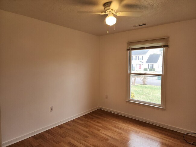 Building Photo - 5506 Dendron Dr