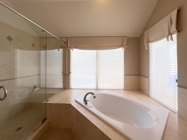 Building Photo - Gorgeous three bedroom North Napa home wit...