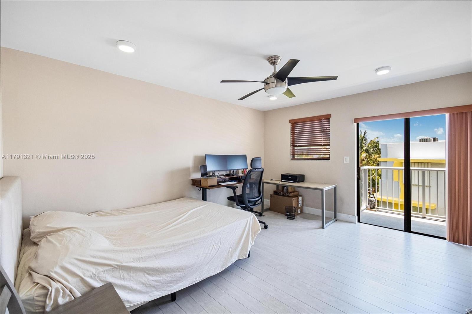 Building Photo - 110 S Shore Dr