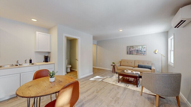 Building Photo - Nasson in the Pines