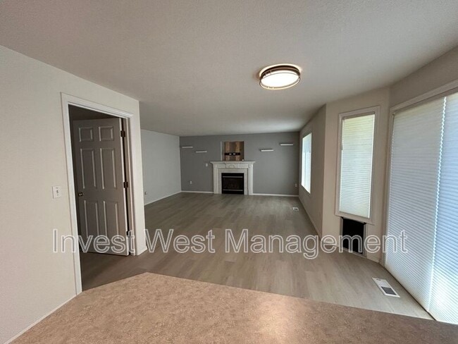 Building Photo - 4015 SE 170th Ct