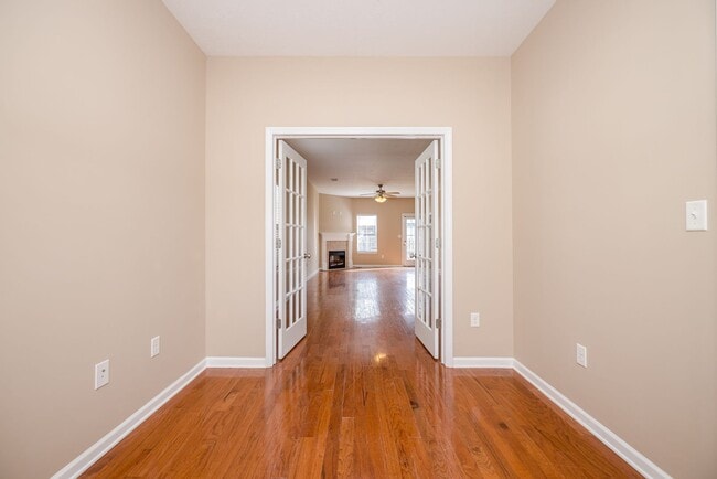 Building Photo - 528 Casey Ct