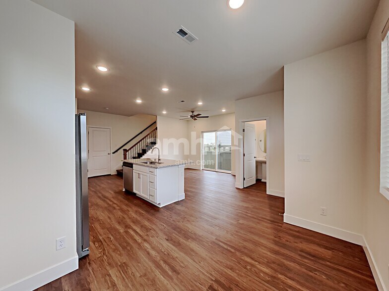 Building Photo - 23379 SE Dogwood St