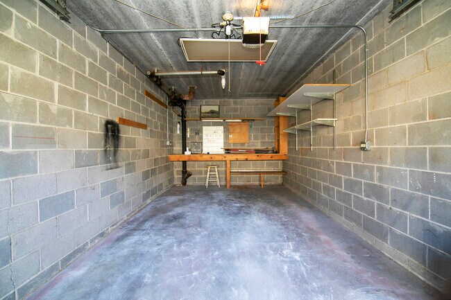 Building Photo - 15717 Orlan Brook Dr