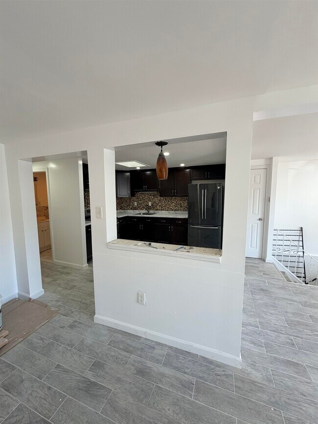 Building Photo - 5 Chopin Ct