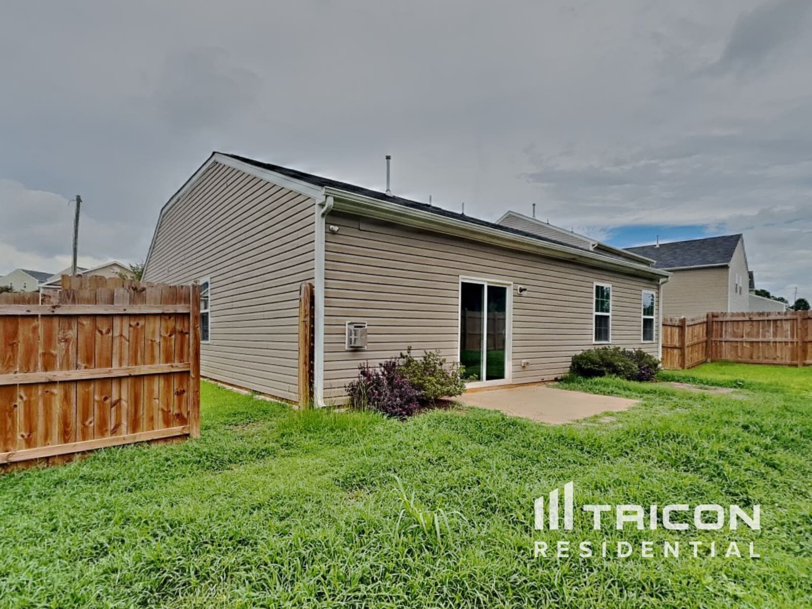 Building Photo - 1250 Aurora Glen Dr