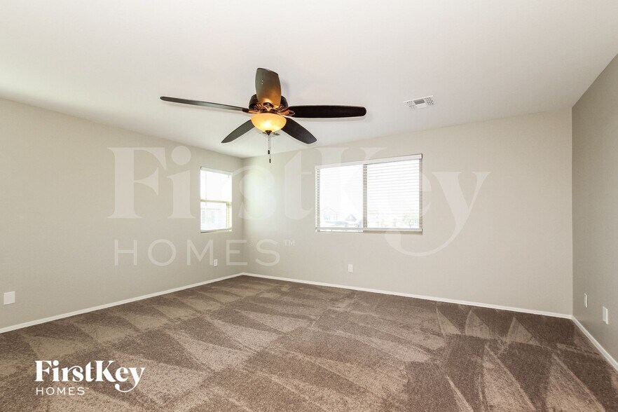 Building Photo - 10242 W Levi Dr