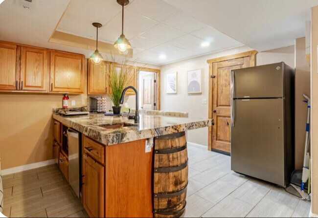 Building Photo - 488 Lana Ct