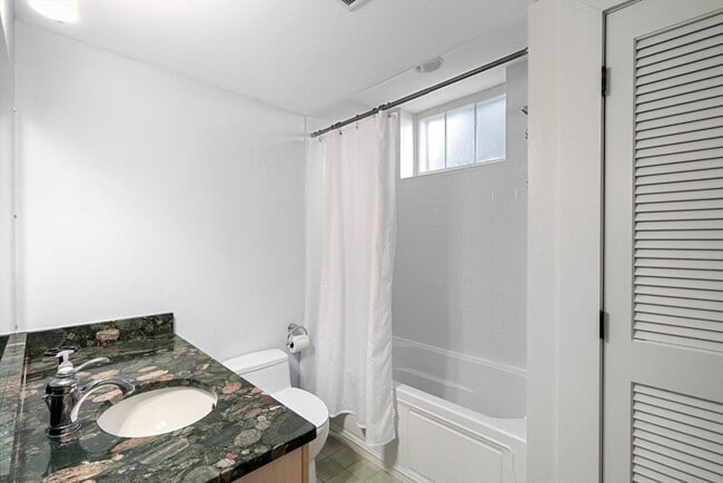 Building Photo - 32 Fayette St