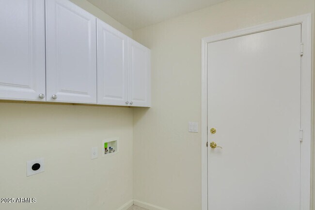 Building Photo - 15870 N 162 Ln