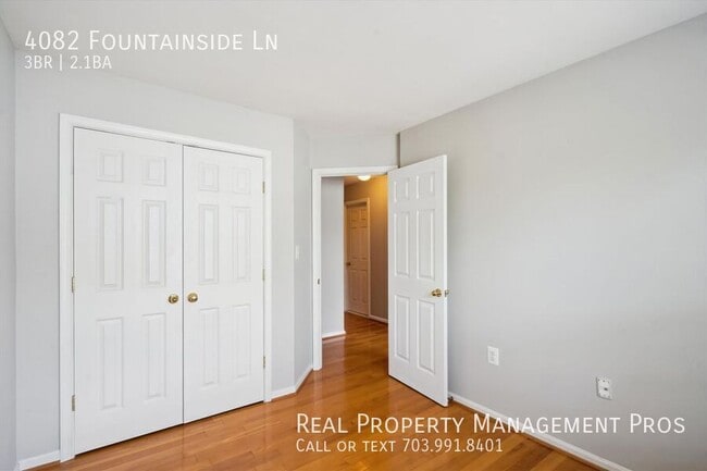 Building Photo - 4082 Fountainside Ln