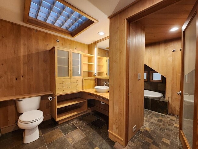 Building Photo - 3600 Cerrillos Rd