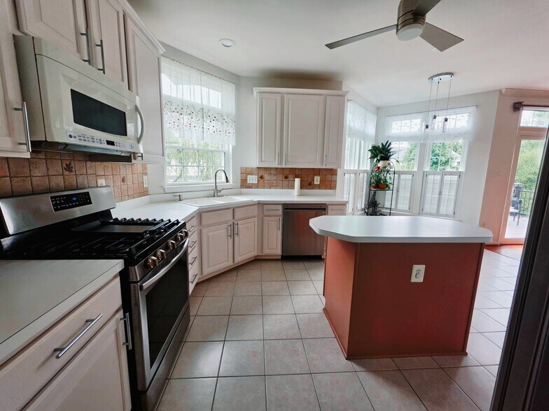 Building Photo - 17204 Sumac Ct