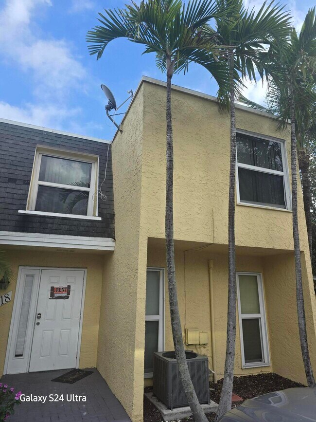 Building Photo - 618 SW 1st St