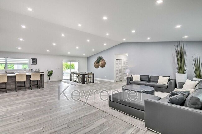 Building Photo - 3001 SW 111th Ct