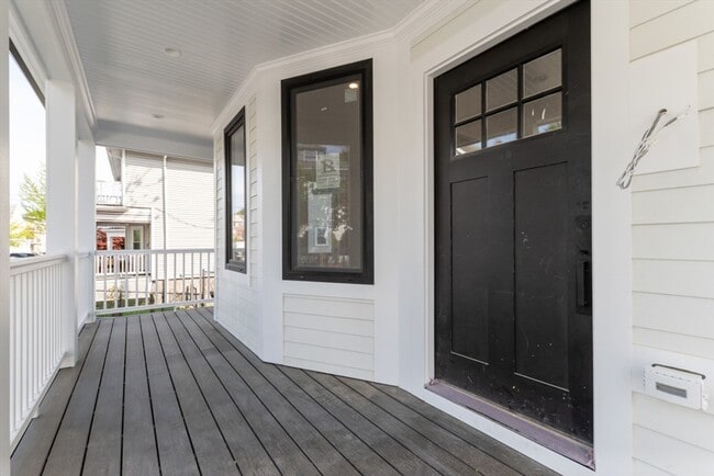 Building Photo - 66 Farquhar St