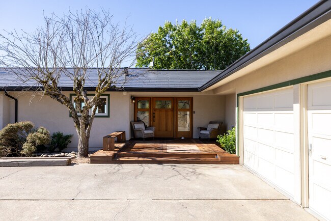 Building Photo - 22533 Majestic Dr