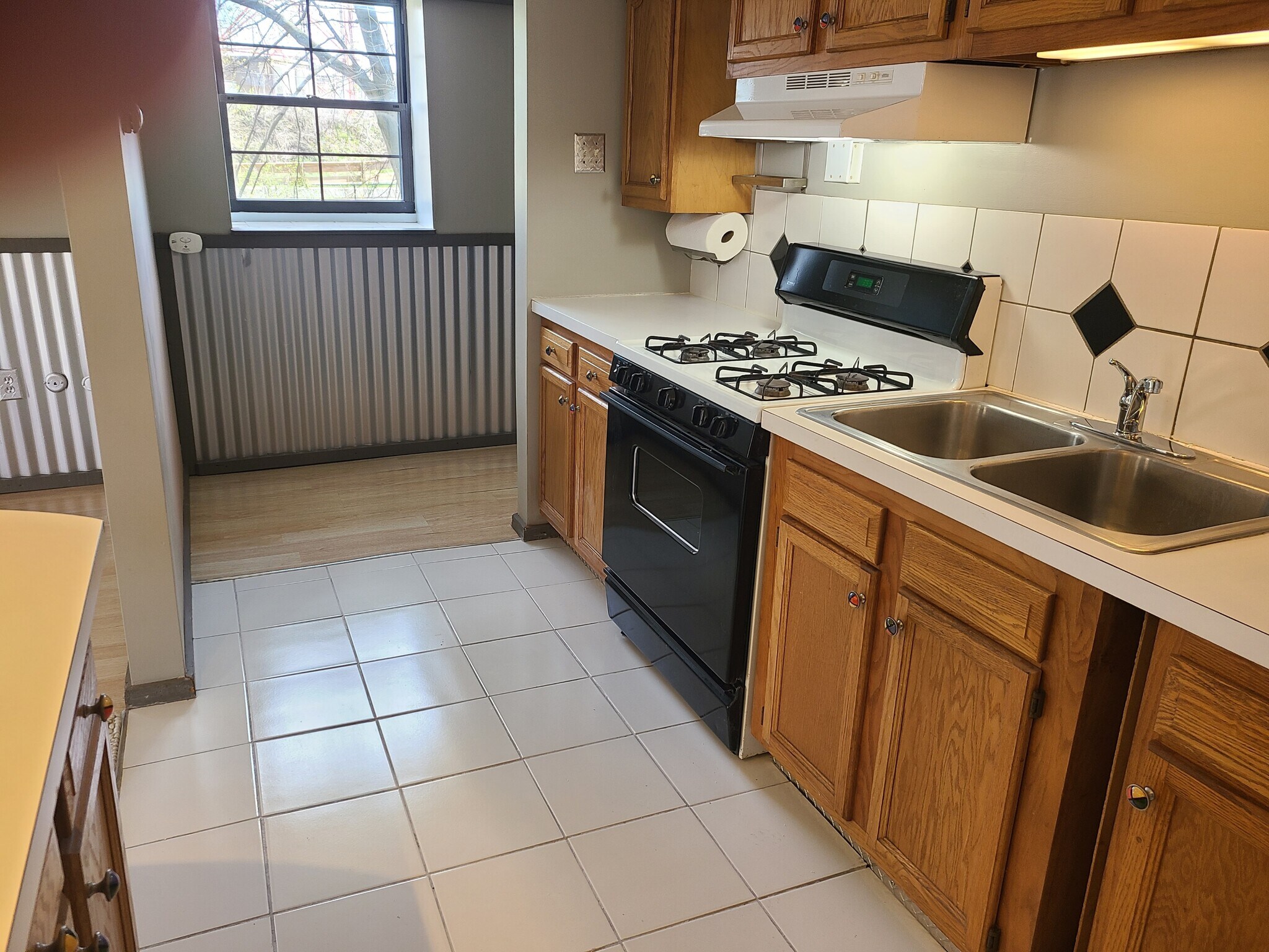 Building Photo - 277 Bluff St