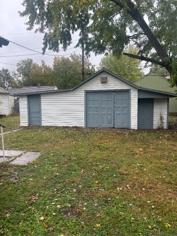 Building Photo - 626 SW Medford Ave