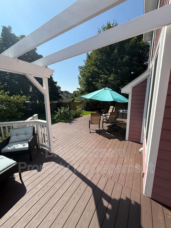 Building Photo - 7425 Pelbrook Farm Dr