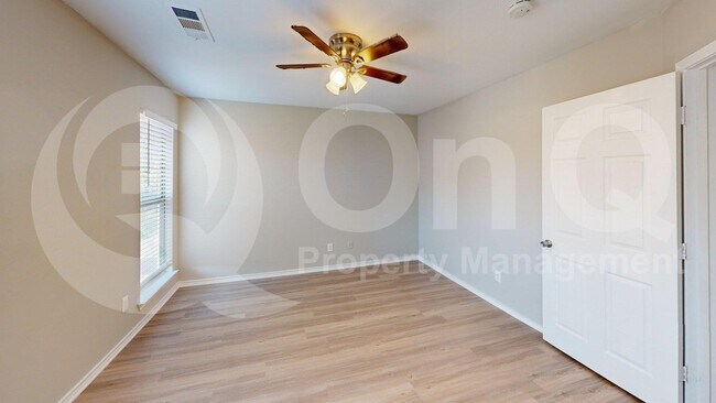 Building Photo - 3263 Wexford Dr