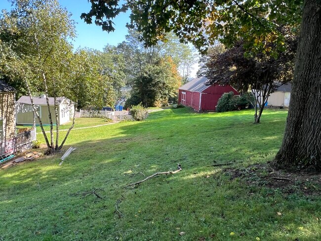 Rear yard - 535 Bunker Hill Ave