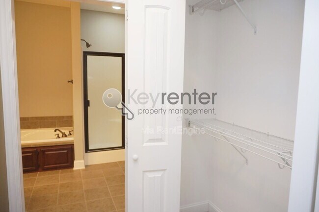 Building Photo - 5410 Mandarin Cir