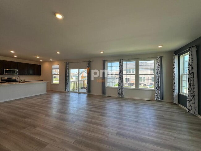 Building Photo - 2080 E 110th Ln