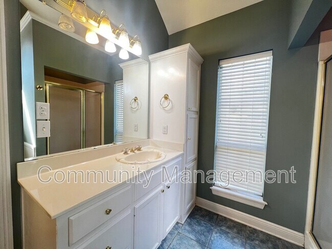 Building Photo - 6011 Riverbrook Dr