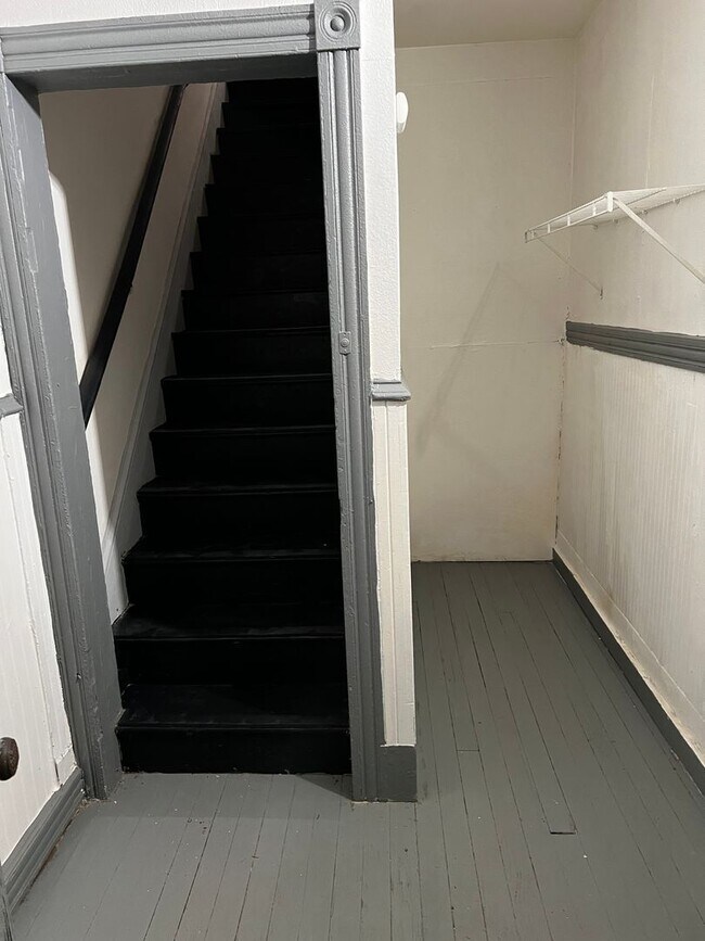 Building Photo - 501 Rugby Rd