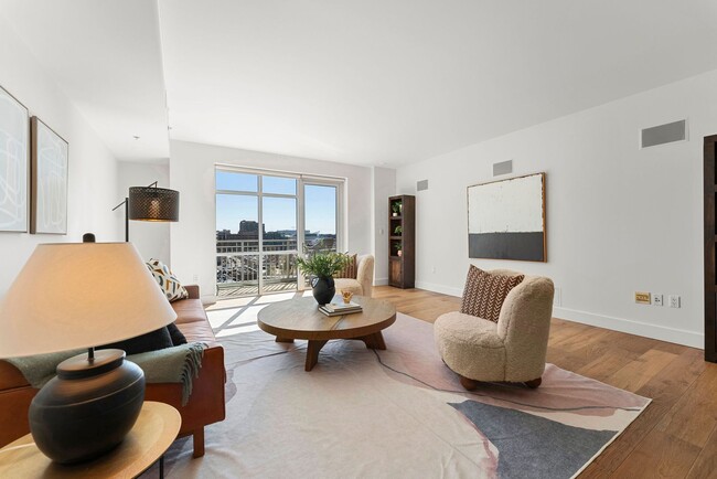 Building Photo - Gorgeous 2 bed, 3 bath Condo w/ 2 Car Gara...