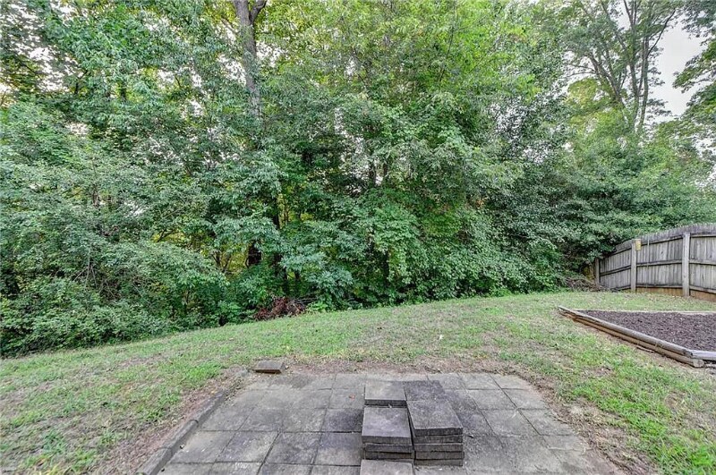 Building Photo - 1227 Yellow River Dr