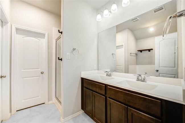Building Photo - 23815 Rivage Ridge Dr