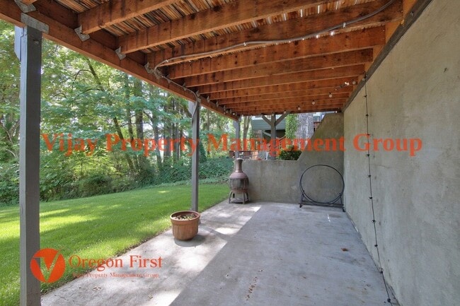 Building Photo - 12274 NW Coleman Dr