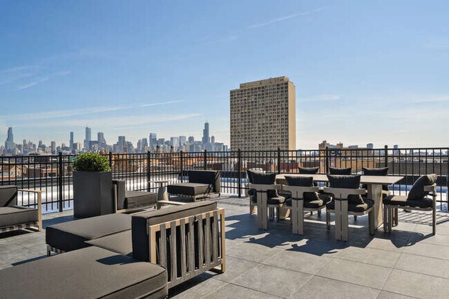 Building Photo - 1257 N Ashland Ave