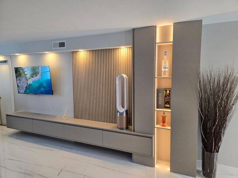 Building Photo - 201 N Ocean Blvd