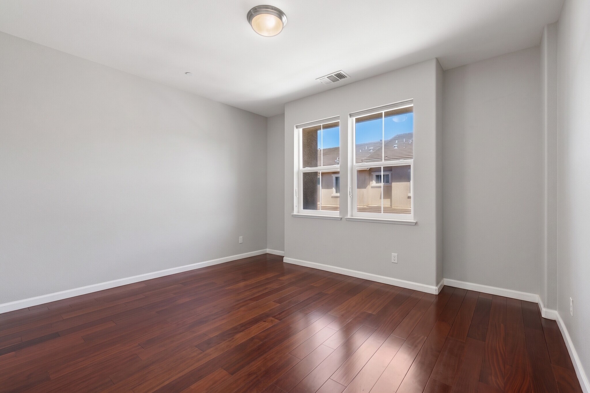 Building Photo - 1271 Westbury Dr