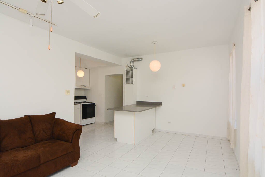 Building Photo - 529 N Claremont Ave