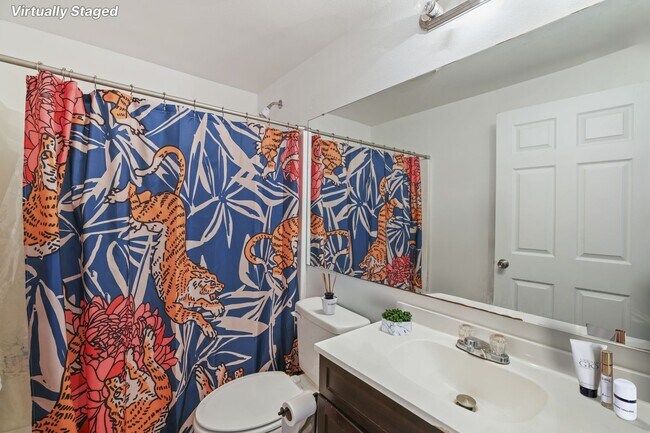 Building Photo - 206 Juniper Dr