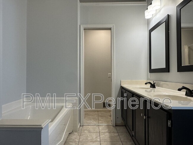 Building Photo - 11303 Golden Eagle Pl