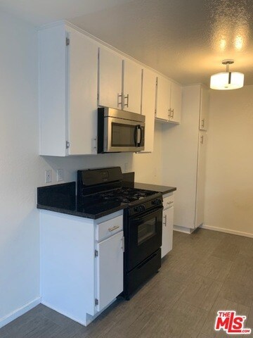 Building Photo - 4353 Coldwater Canyon Ave