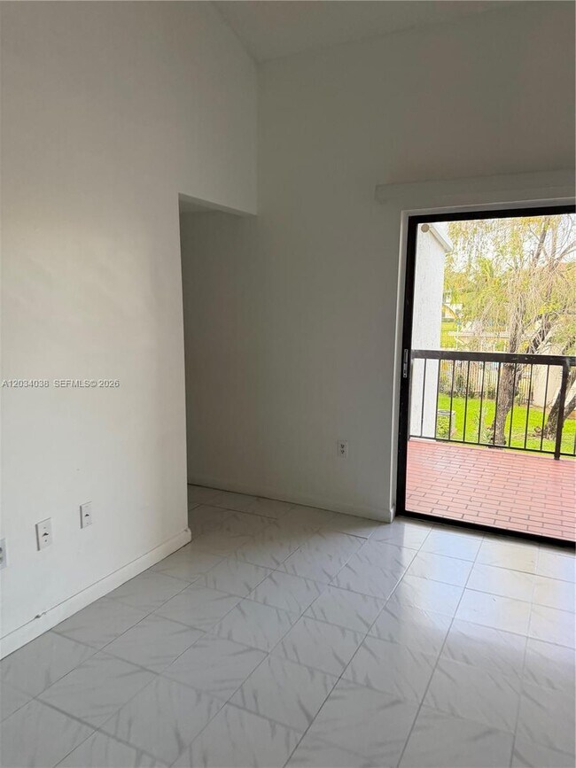 Building Photo - 9429 Fontainebleau Blvd