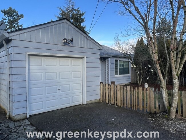 Building Photo - Wow! What a beautiful home! 3 bedrooms, 2 ...