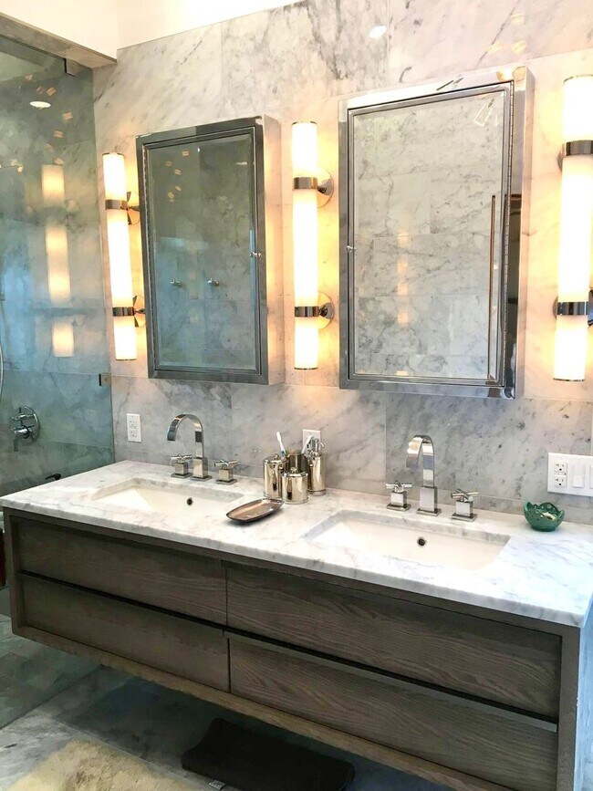 Building Photo - Fully Furnished Stunning Calistoga Retreat